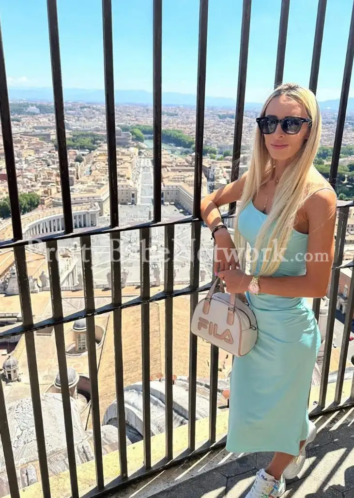 Blonde Girl Kennedy - Colaba British Escort For GFE and Hardcore Sex